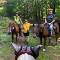 Me & Finley, Don & Scarlett, Kathy & Ghost, and my host from last night, Debbie. The whole gang together!